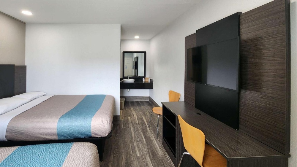 Motel 6-Galveston, TX Main image