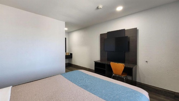 Motel 6-Galveston, TX image 16