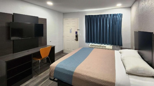 Motel 6-Galveston, TX image 17