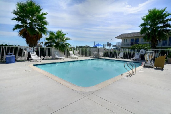 Motel 6-Galveston, TX image 27