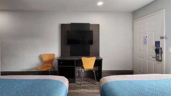 Motel 6-Galveston, TX image 4